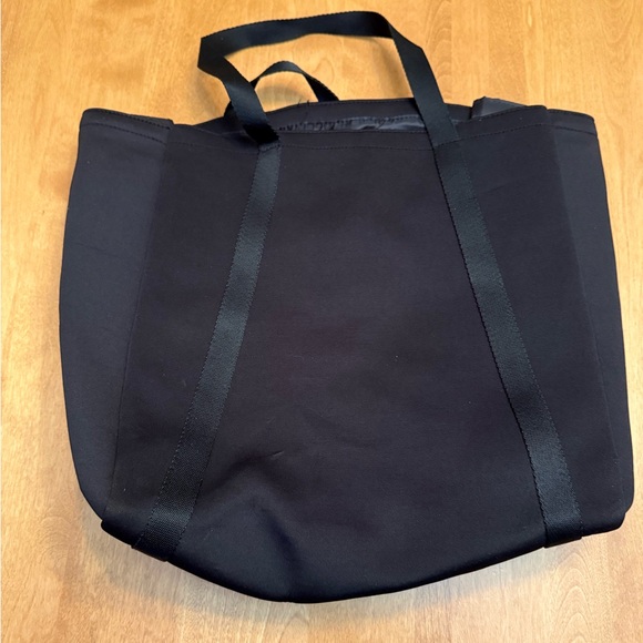 2 Brand new Victoria secret bags - Picture 5 of 11